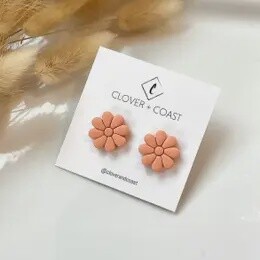 DESERT FLOWER DAISY STUD
