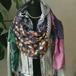SCARF MULTI POLKA DOTTED