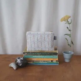 WOOLSTHORPE LINEN GREY POUCH