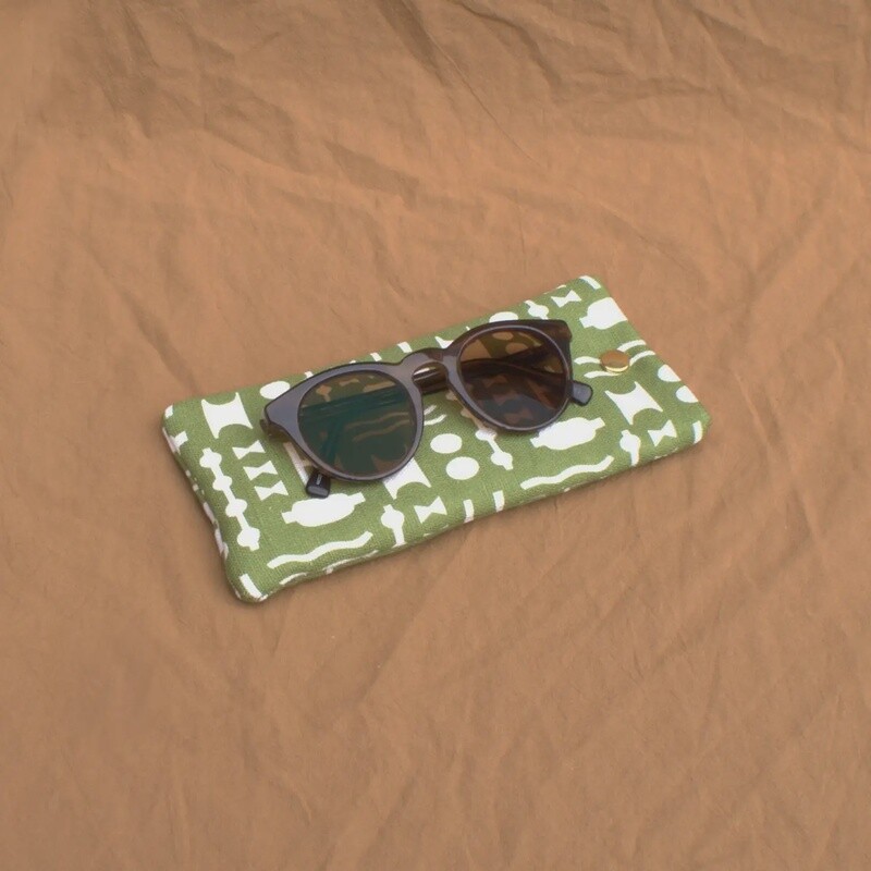 SUNGLASS CASE OLIVE