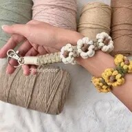 MACRAME FLOWER WRISTLET KEYCHAIN -
