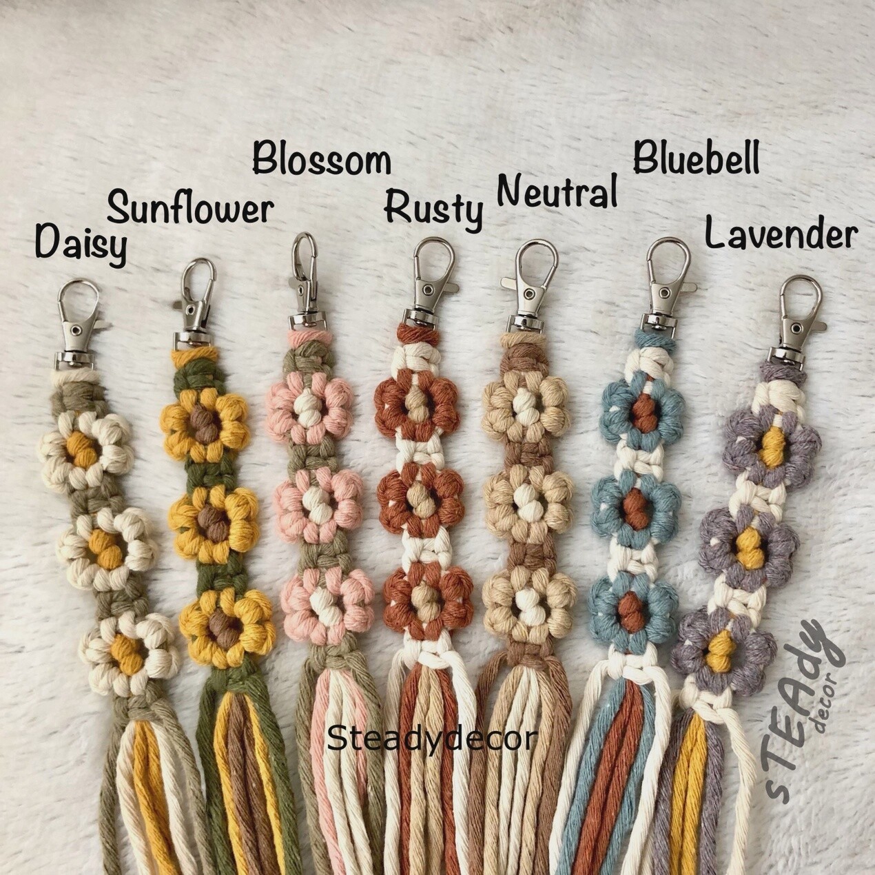 MACRAME FLOWER WRISTLET KEYCHAIN -
