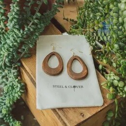 KLESKUN WOOD HOOP EARRINGS