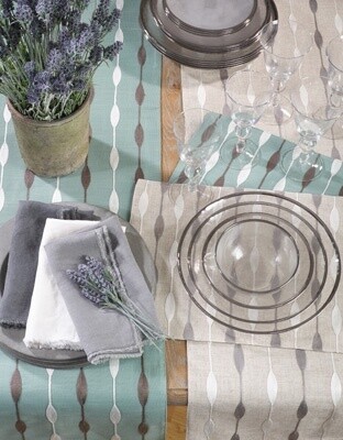 EMBROIDERED POLYESTER PLACEMAT