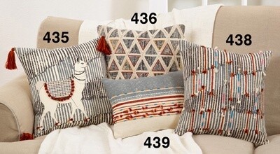 TRAINGLE DOWN FILLED PILLOW 436