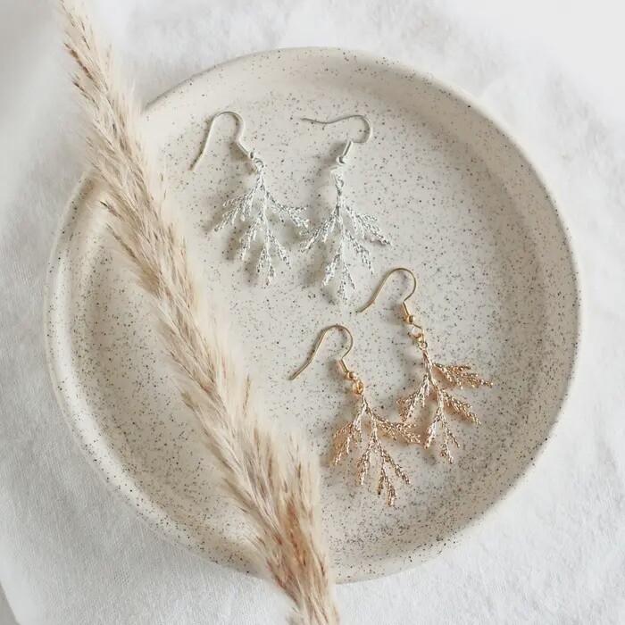 JUNIPER BRANCH EARRINGS GOLD