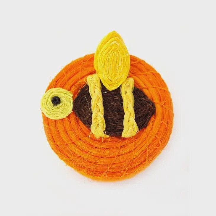 honey bee lidded basket