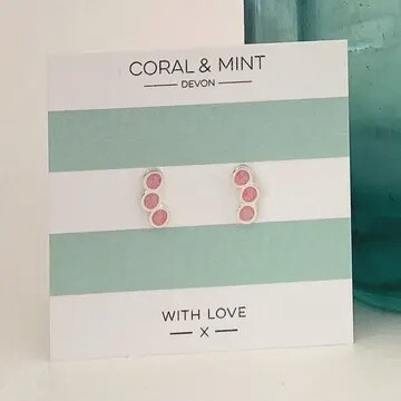 TRI CIRCLE STUDS PINK