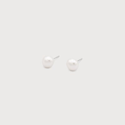 FAUX PEARL STUDS