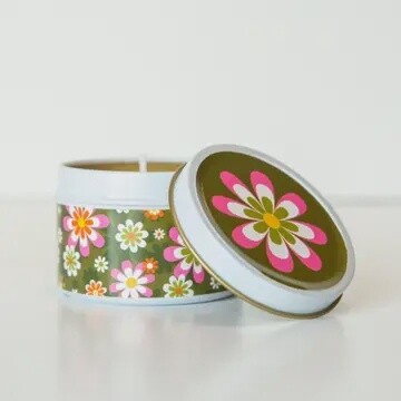 GROOVY FLOWER CANDLE