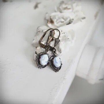 CAMEO EARRINGS