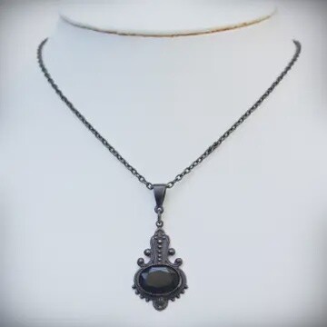 VINTAGE STYLE BLACK ONYX