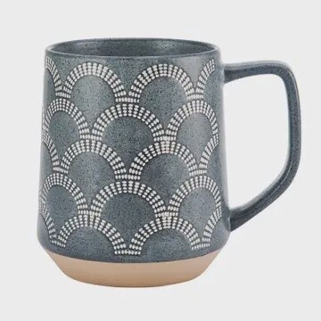 BLUE SCALLOPED MUG
