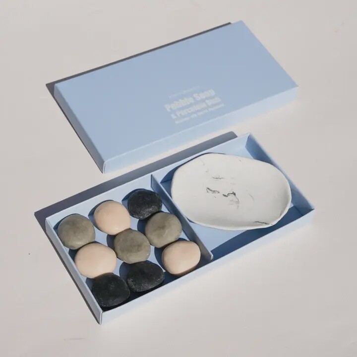 SMALL PEBBLE SOAP WITH DISH