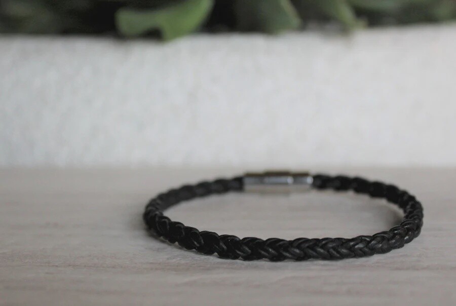 BRAIDED LEATHER BRACELET