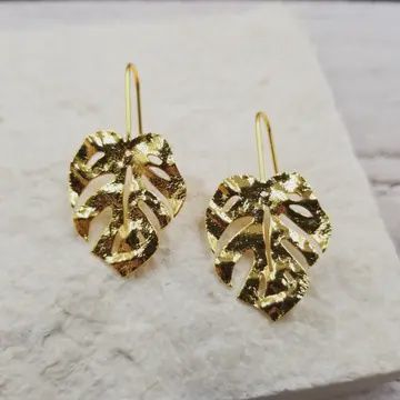 GOLD LEAF SHAPED EARRINGS