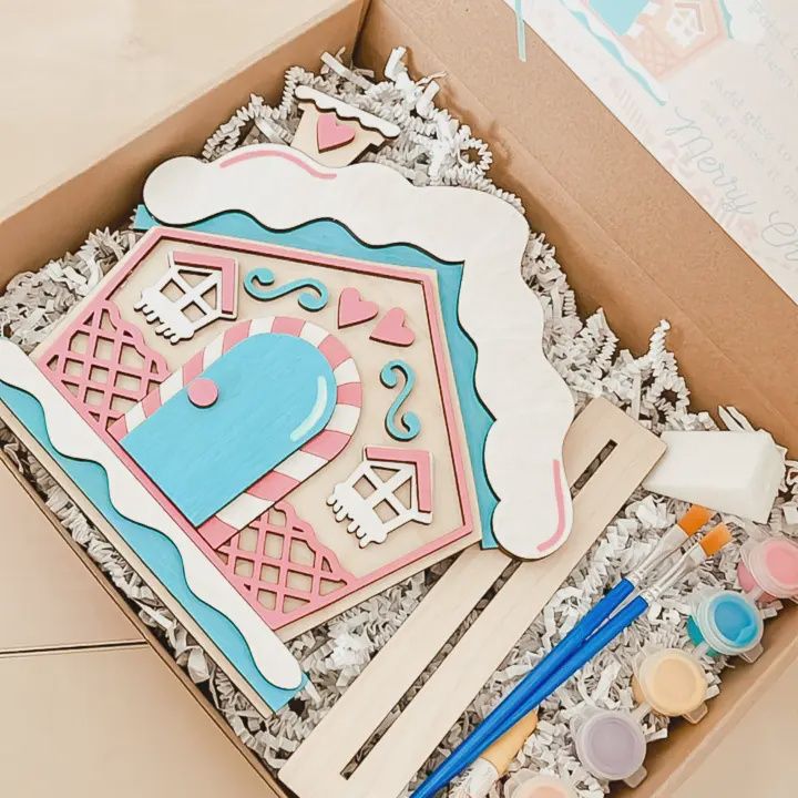 KIDS DIY PAINTABLE GINGERBREAD HOUSE
