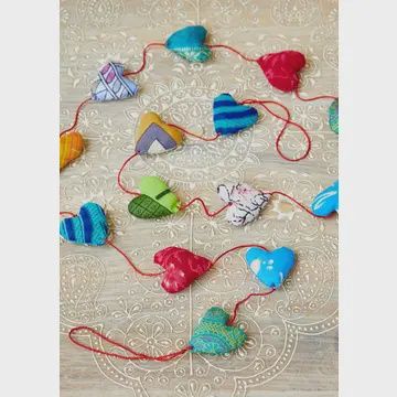 HEART GARLAND