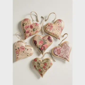 VINTAGE WOODEN HEARTS