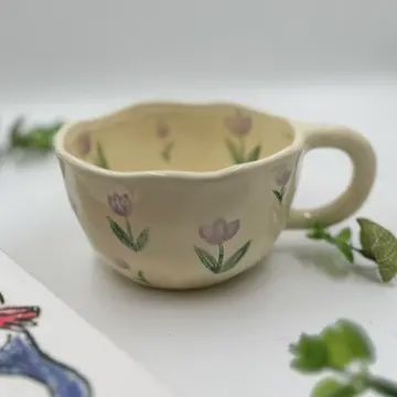 HAND PAINTED CERAMINC TULIP MUG