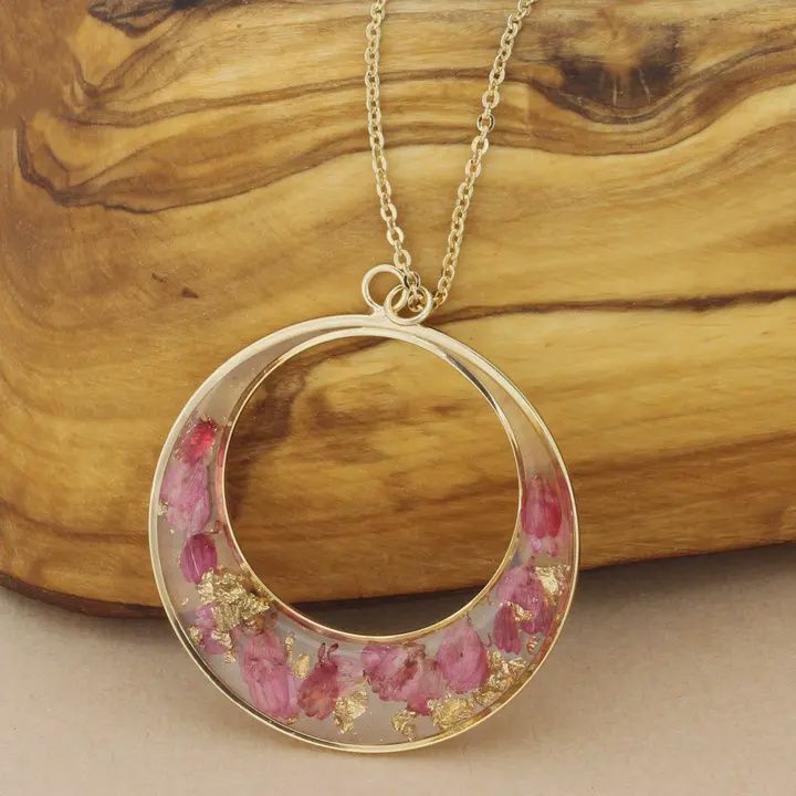 Cottage Floral circle necklace