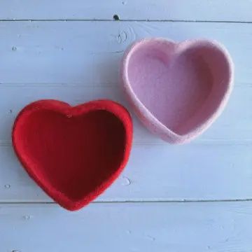 FELT HEART BOWL