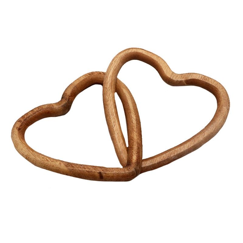 LINKED HEARTS DECOR