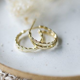 BELLA CURIO HOOPS GOLD