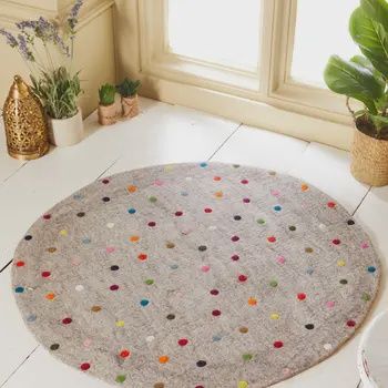 dOTTED FELT RUG