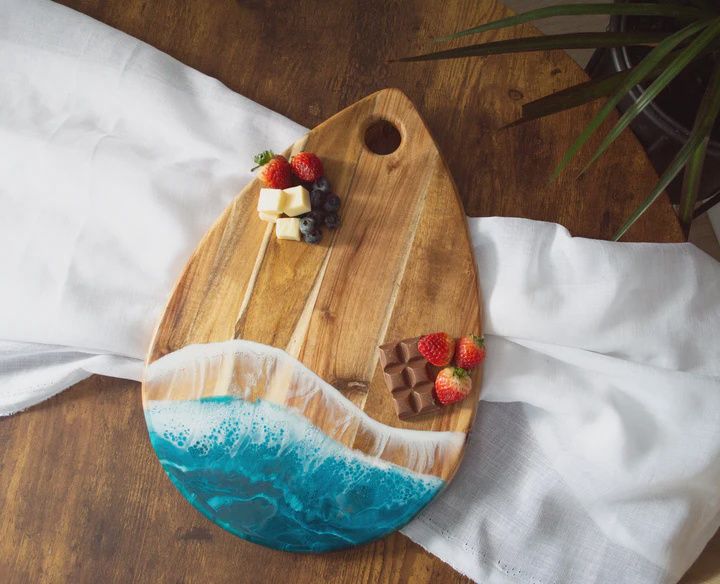 RAIN DROP SHAPED CHARCUTERIE BOARD
