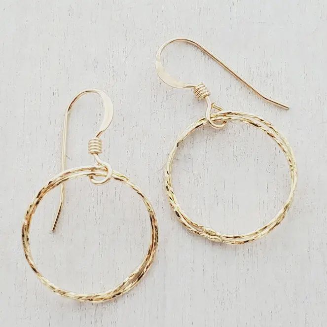 GOLD HAMMERED CIRCLE EARRINGS