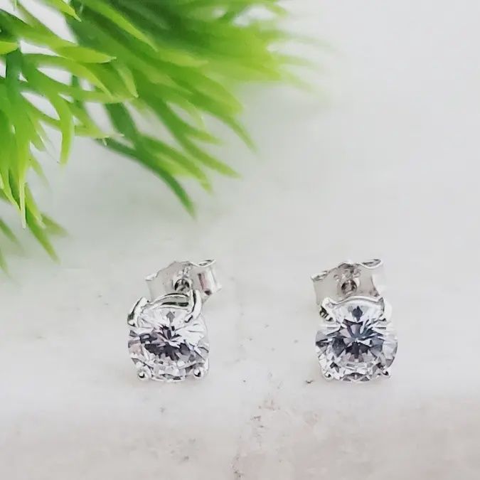 CUBIC Z STUDS