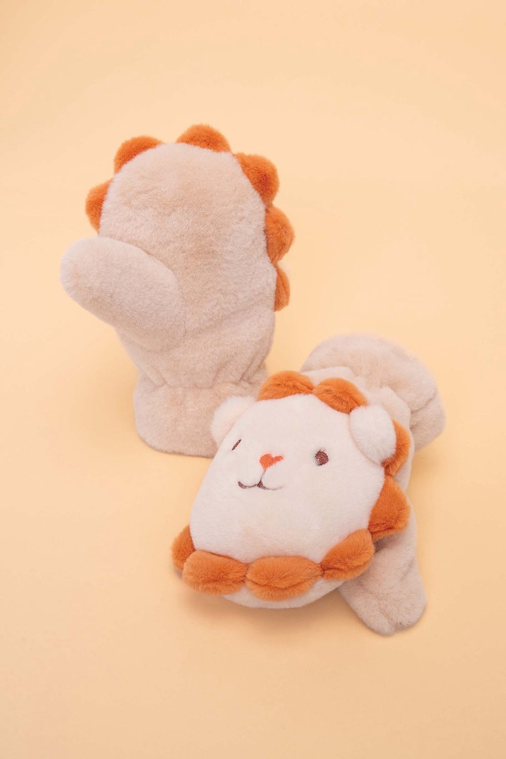 Kids fluffy lion mittens