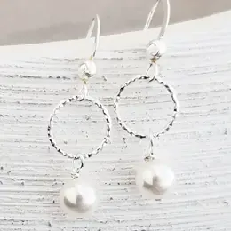 EARRINGS DIAMOND CUT.PEARLS