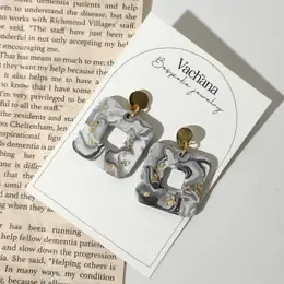 BIG SQUARE EARRING JESMONITE GREY