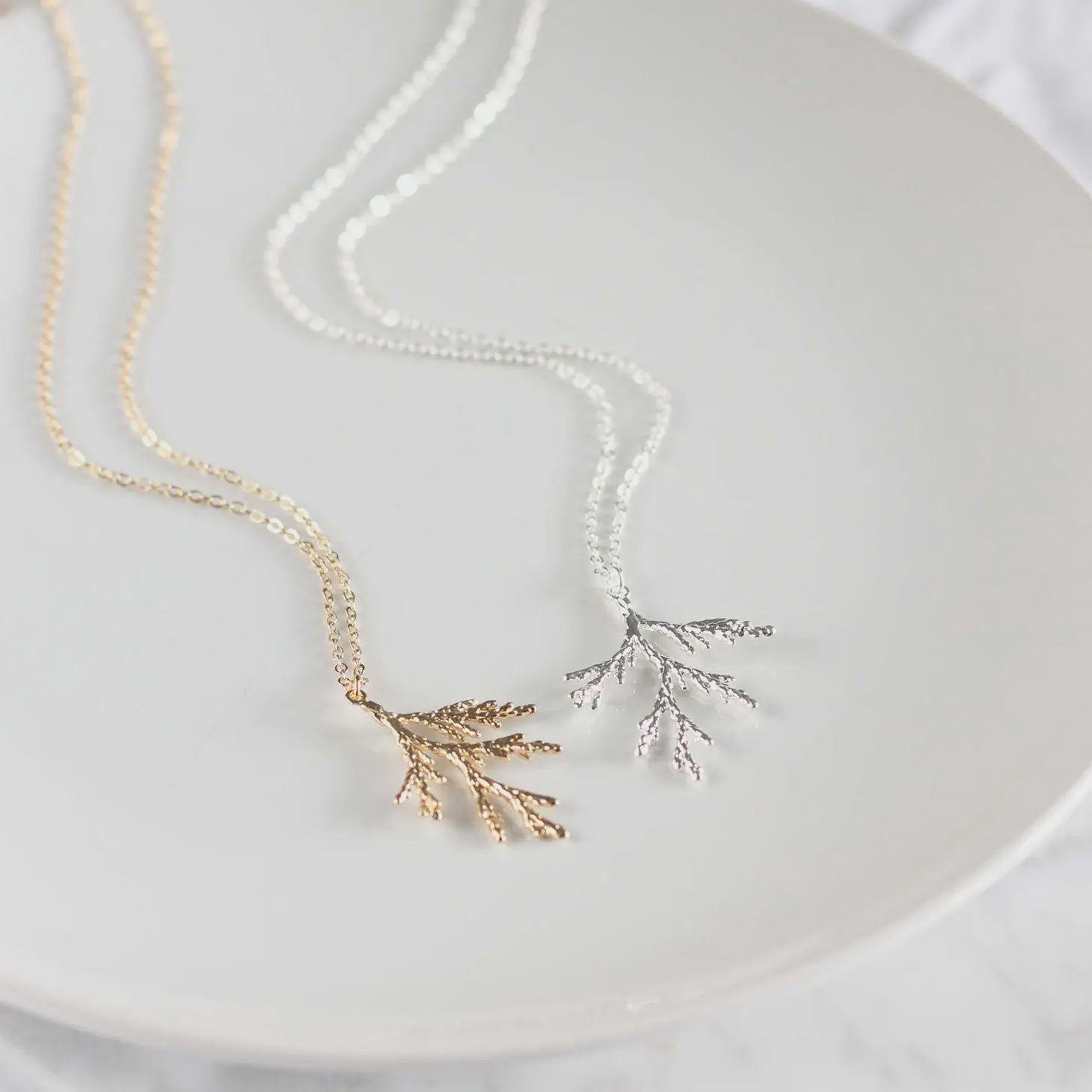 JUNIPER BRANCH NECKLACE, Colour: GOLD