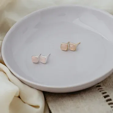 QUINN STUDS ASST. STYLES, STONE: ROSE QUARTZ, TYPE: GOLD