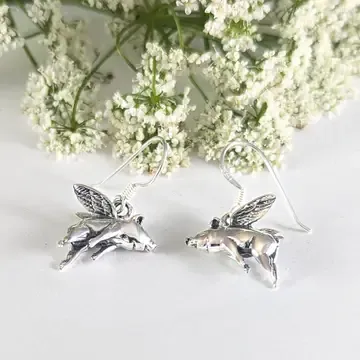 FLYING PIG STUDS