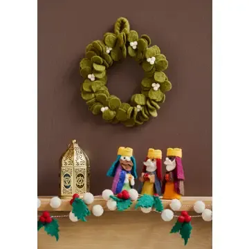 FELT MISTLE TOE WREATH