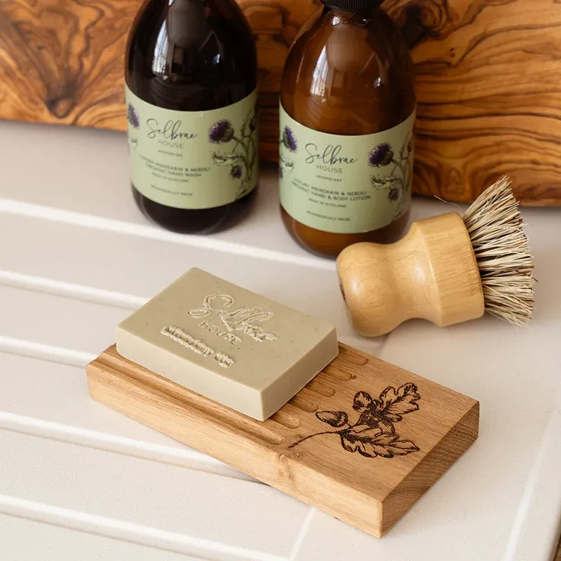Selbrae House Oak Soap Dish &amp; Soap Set Autumn Acorns