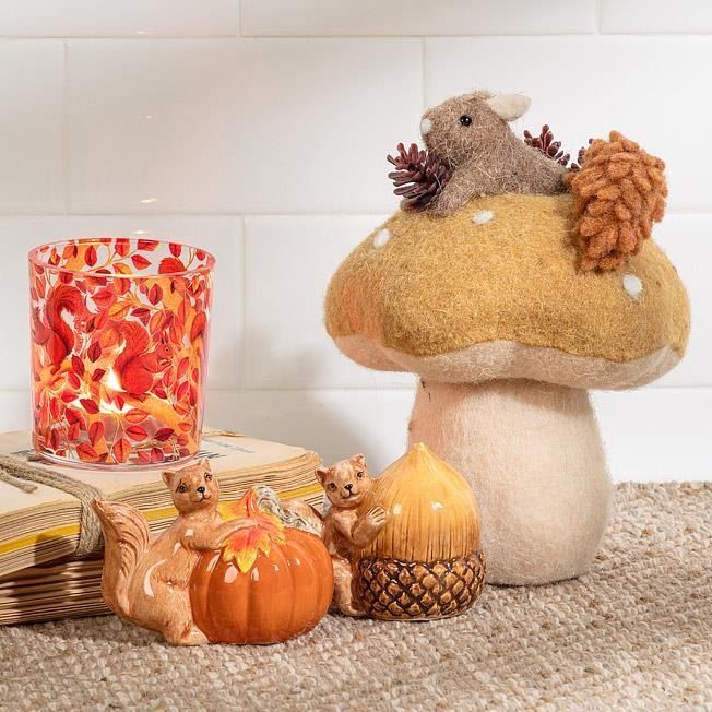 Mouse in Mushroom