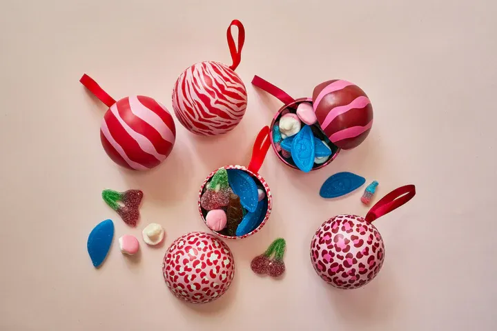 SWEDISH BAUBLES WITH CANDY OR CHOCHOLATE, Size: SINGLE
