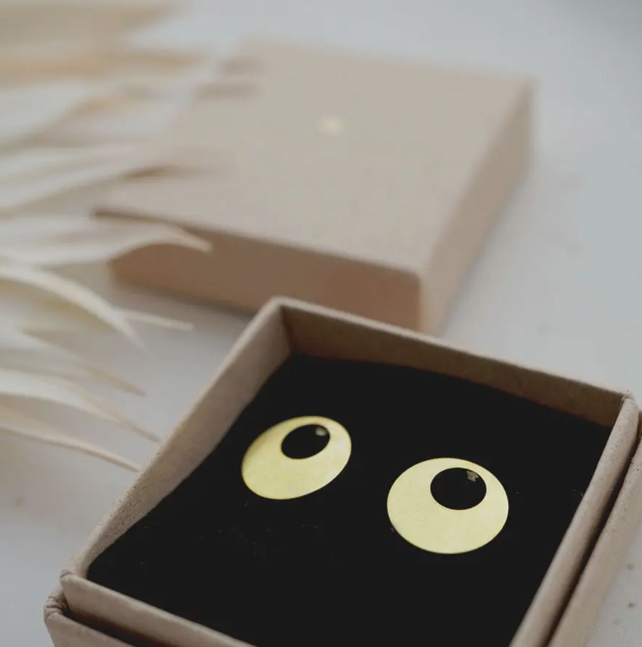 CIRCLE STUD EARRINGS