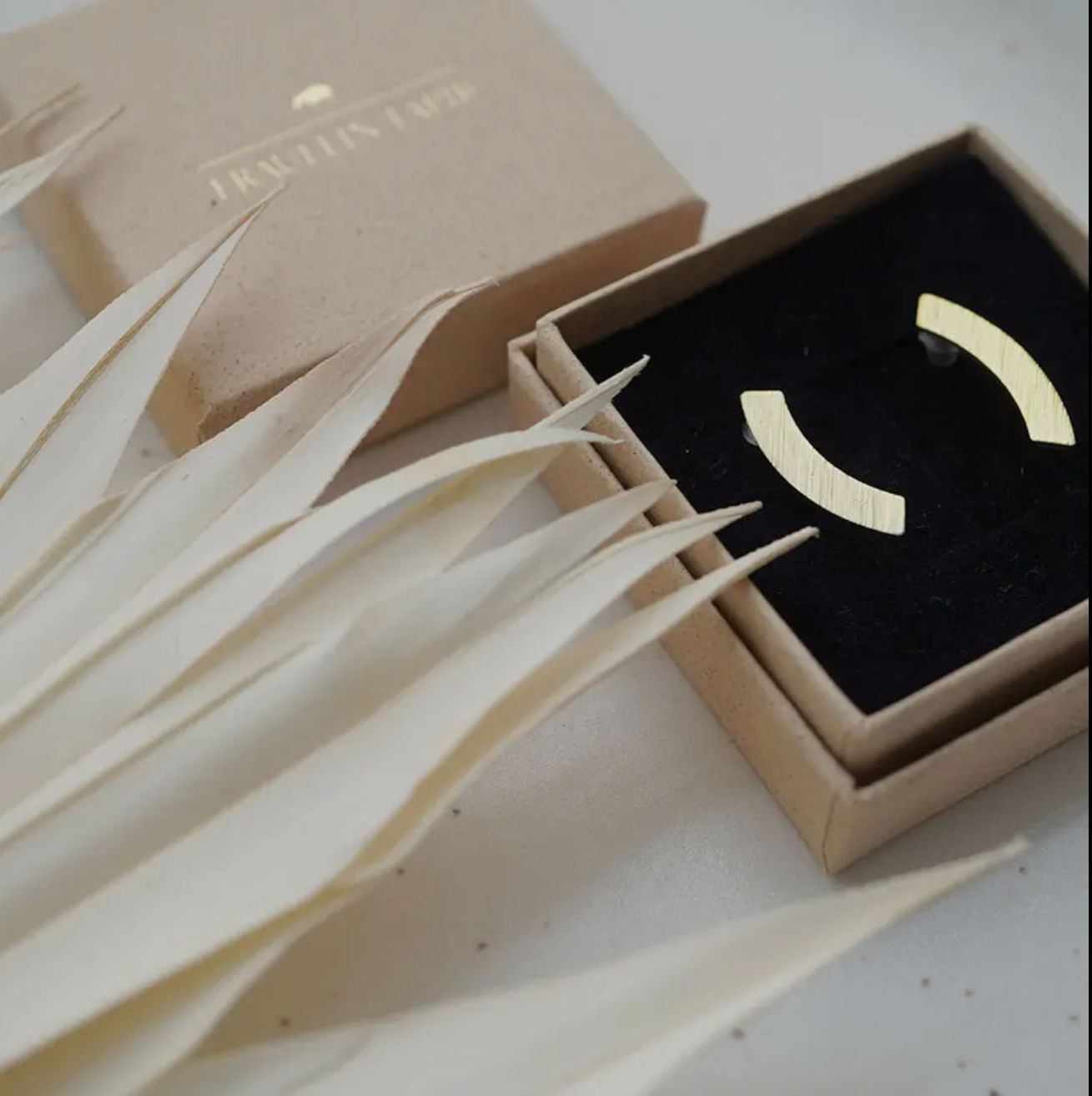 BOW STUD EARRINGS