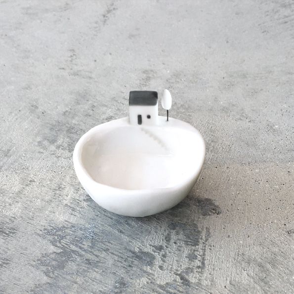East Of India Tiny Porcelain Bowl, DESIGN: House With Steps