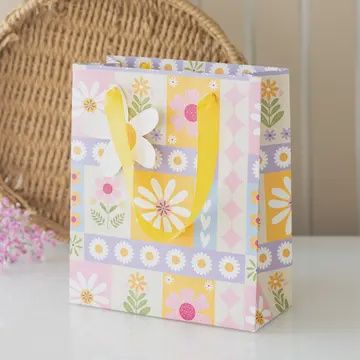 Medium Patchwork Floral Giftbag 23cm