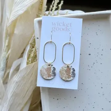 Cinta Golden Leaves Earrings