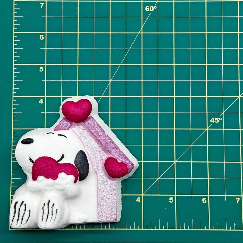 Snoopy With Dog House Bath Bomb