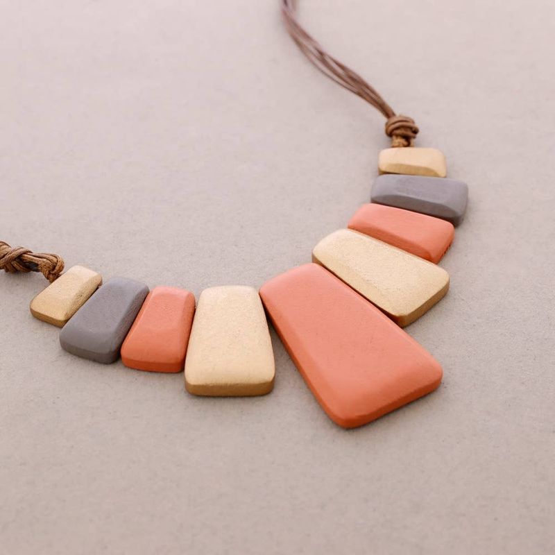 Cuenas Wood Choker Necklace Turquoise