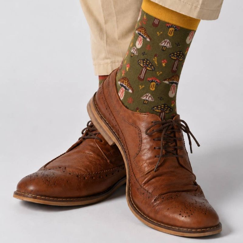 The Quintessential Cambridge Men's Socks Fungi Green